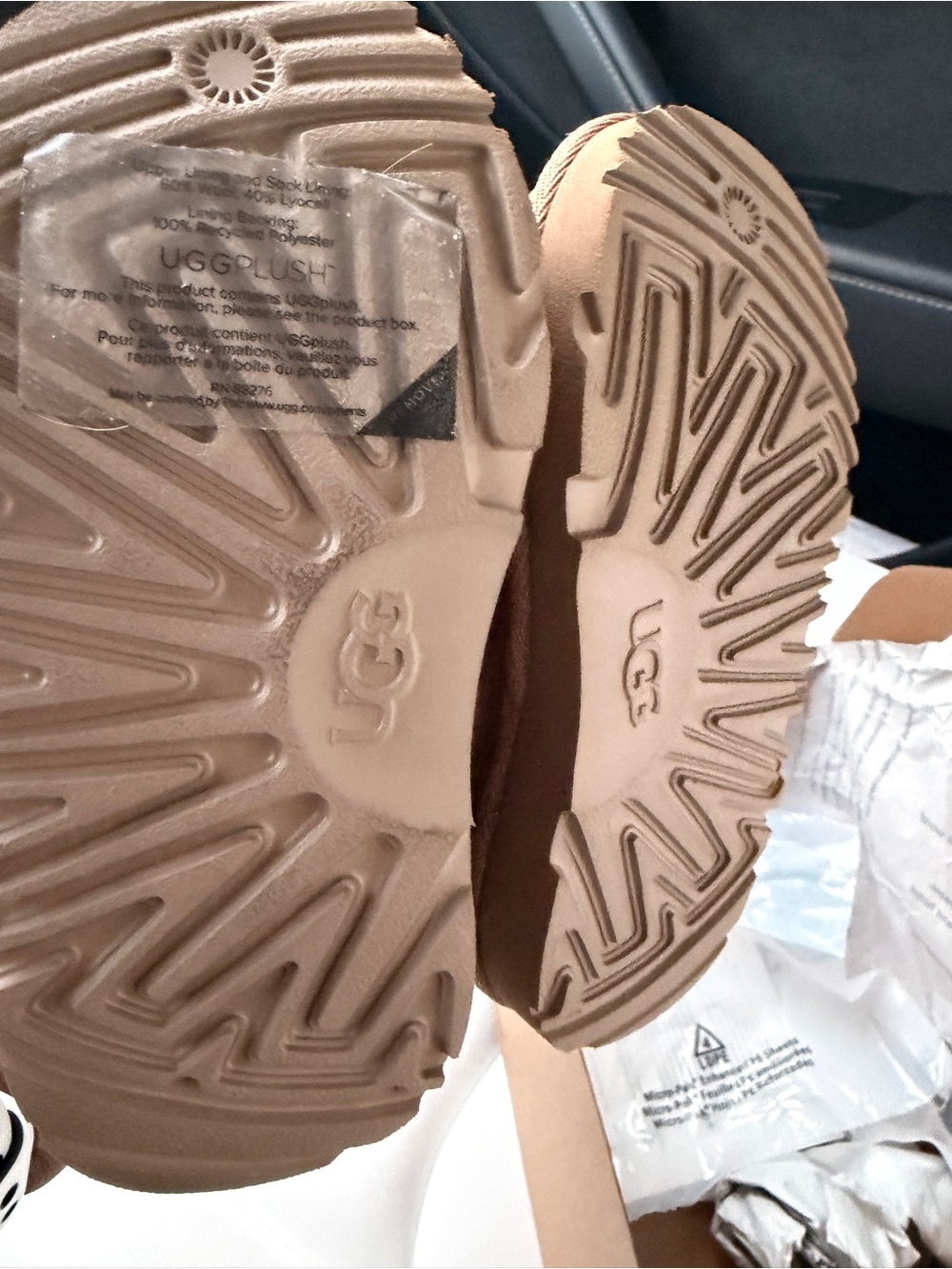 UGGS - Picture 2 of 5